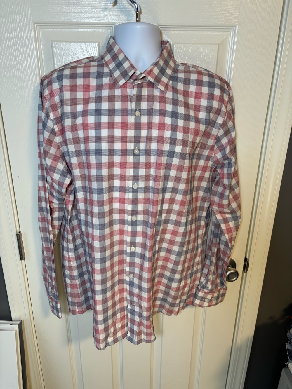 Express pinkish red & white plaid button down shirt Size XL 17-17.5 slim fit